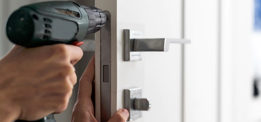 Locksmith For Lock Replacement Near Me in Coral Gables