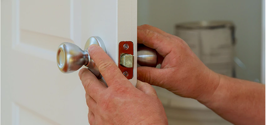 AAA Locksmiths For lock Replacement in Coral Gables